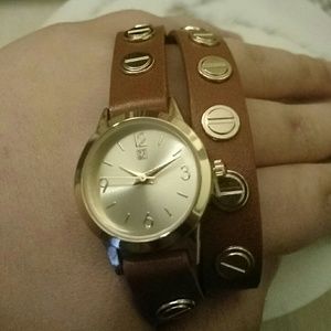 🌿 NYC Brown and gold watch